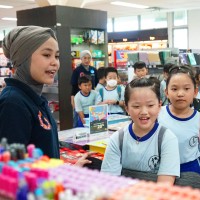Kegiatan Outdoor Study Kelas III ke Gramedia Sudirman Pekanbaru | SD METTA MAITREYA